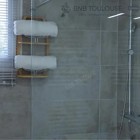 - Refuge Urbain - Clim - Terrasse - Parking - Wifi - Proche Transports Apartment *
